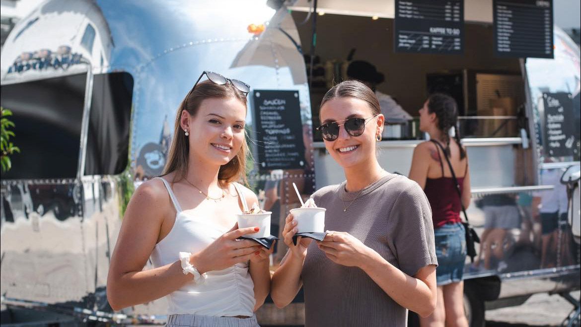 lemonpie-Airstream-FrozenYogurt-01